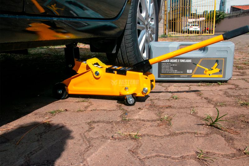 Macaco-Hidraulico-Jacare-02-Ton-C-Maleta-Fasterr-Fst070---1.jpg