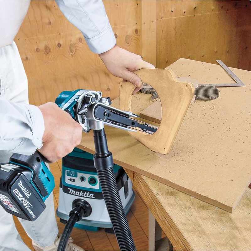 Lixadeira-de-Cinta-9x533mm-a-Bateria-18V-Makita-DBS180Z-4.jpg
