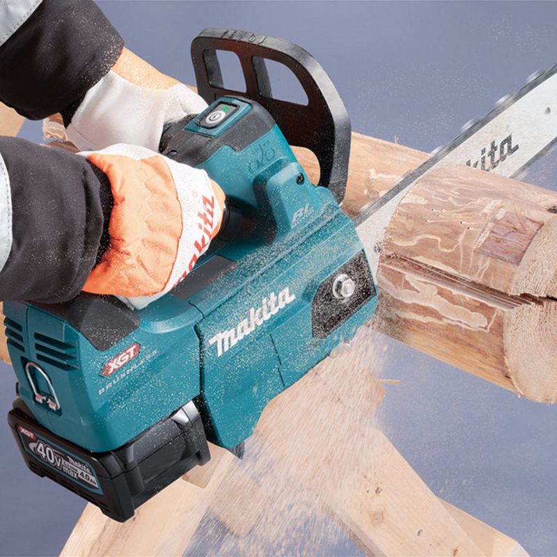 Motosserra-a-Bateria-Makita-UC003GZ-40V-XGT-300mm2.jpg