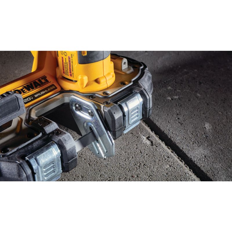 Serra-de-Fita-Compacta-1.34-DEWALT-DCS377B-B3-8.jpg