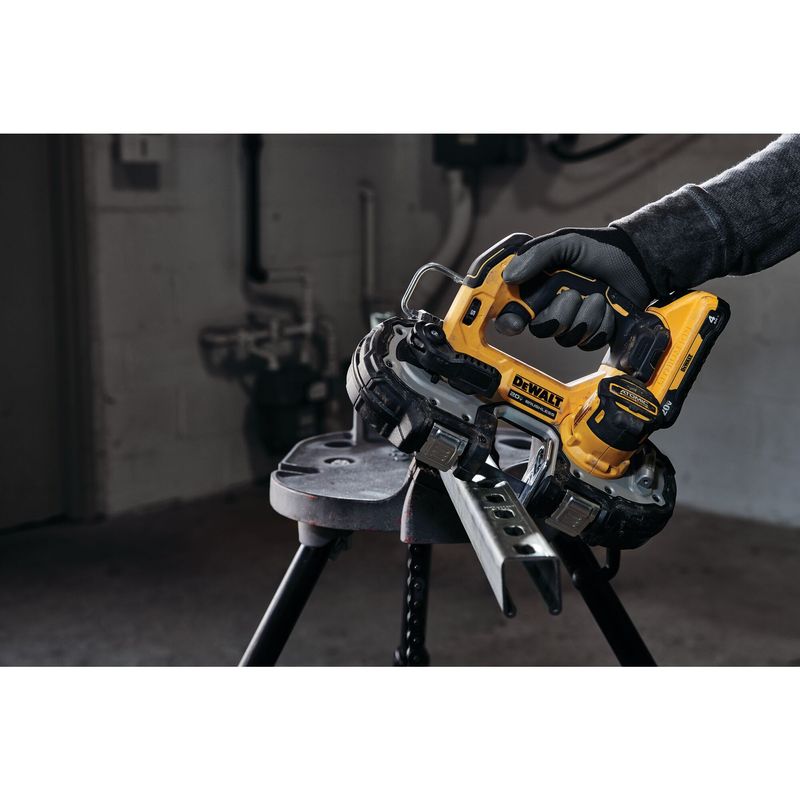 Serra-de-Fita-Compacta-1.34-DEWALT-DCS377B-B3-3.jpg