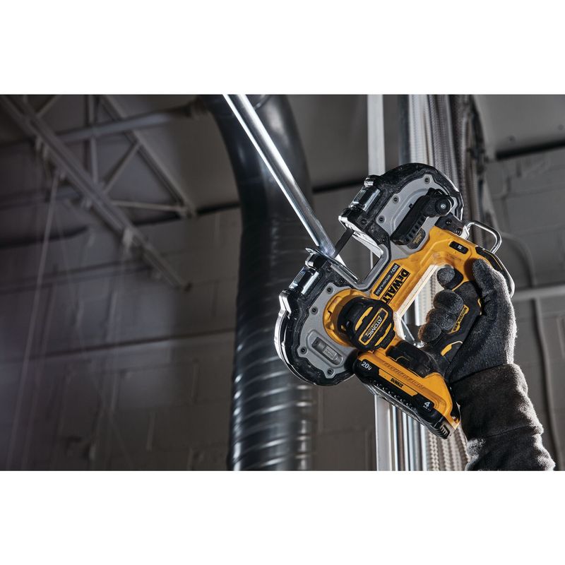 Serra-de-Fita-Compacta-1.34-DEWALT-DCS377B-B3-4.jpg
