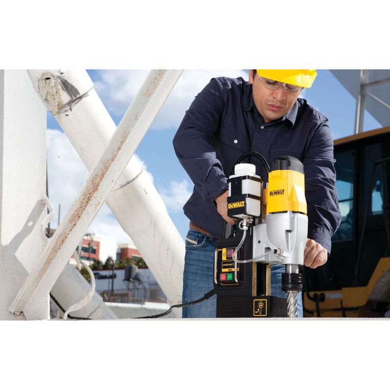 Furadeira com Base Magnetica DeWalt DWE1622K-B2 220V 7.jpg