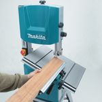 Serra Fita de Bancada Movel 900W 110V Makita LB1200F 4
