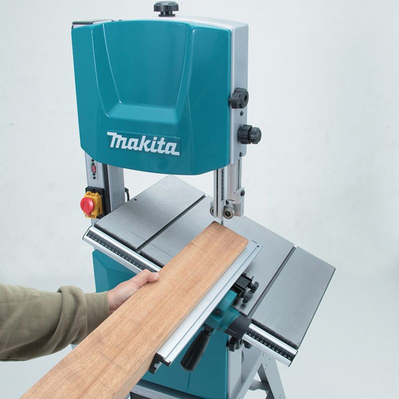 Serra Fita de Bancada Movel 900W 110V Makita LB1200F 4